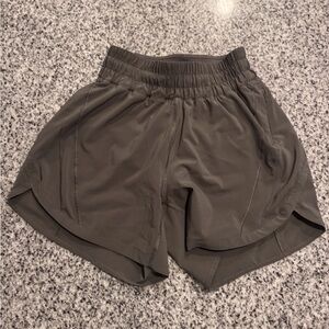 Lululemon Track That Mid-Rise Lined Short 5”